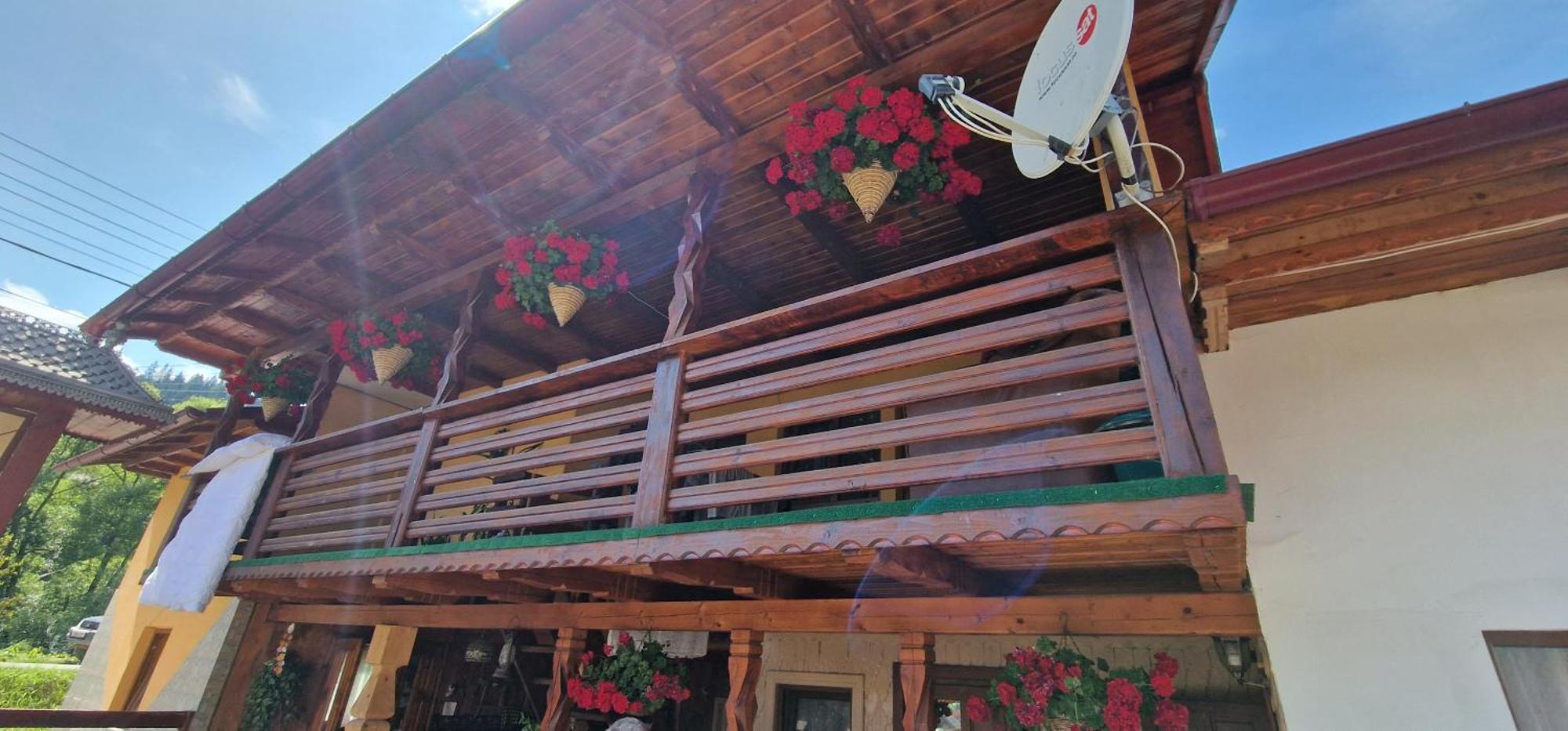 Отель Casa Agroturistica Tarancuta Din Ватра Молдовицей Экстерьер фото